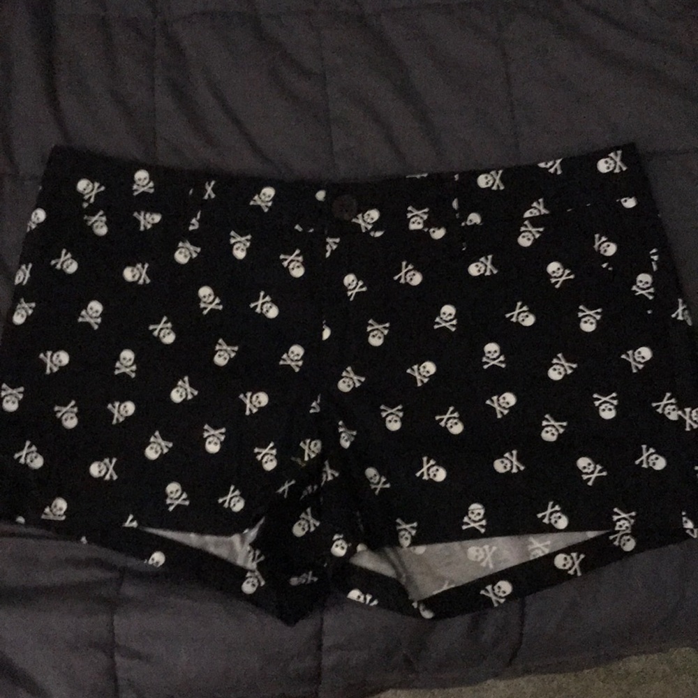 Cute skull & crossbone shorts!